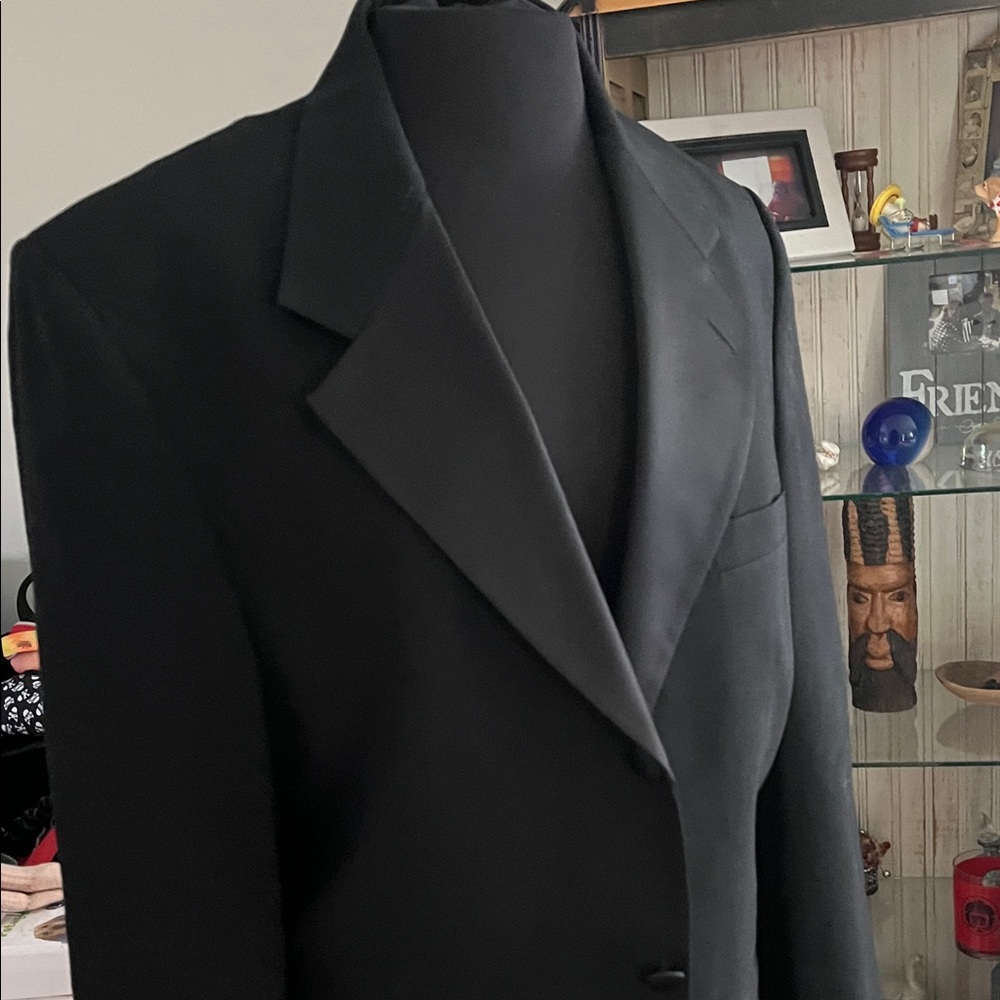 Bill Blass Elegant Black Men's Suit
Jacket